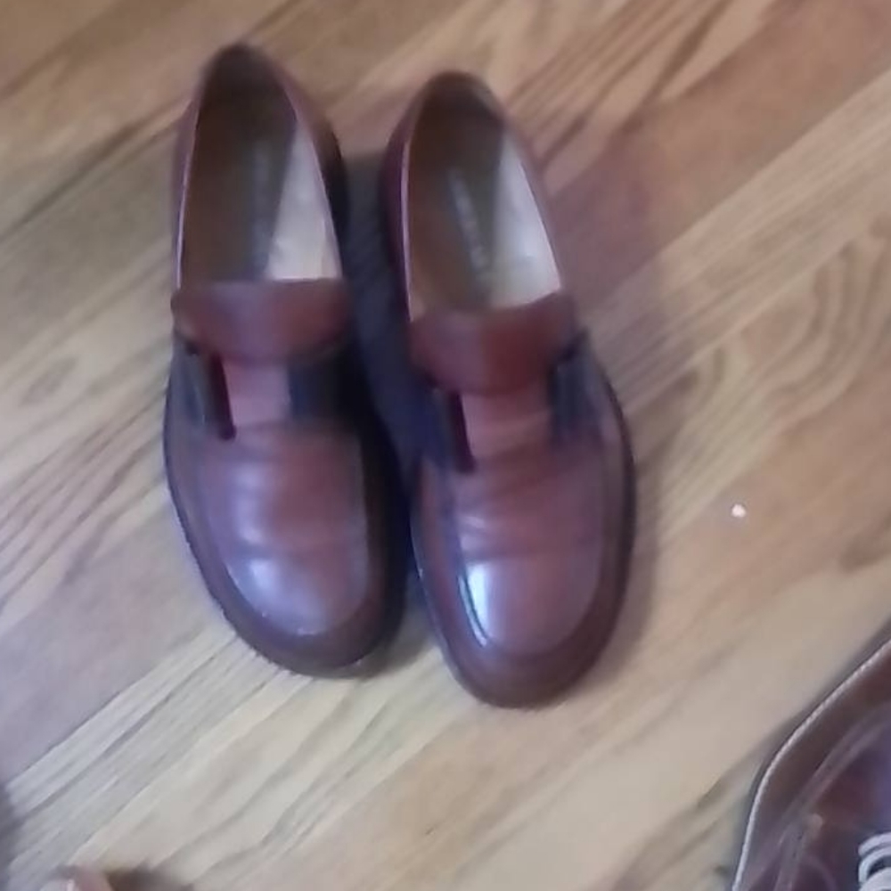 Shoes - Picture 2 of 3